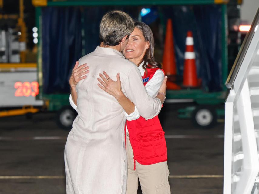 El cálido rencuentro de Letizia y Verónica Alocer.