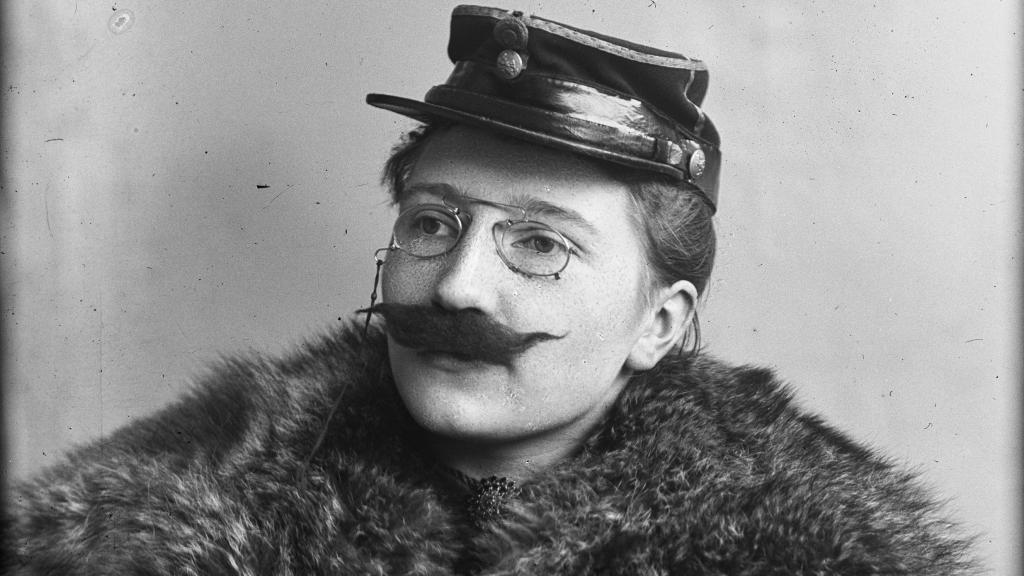 Berg & Høeg: 'Three facettes of Marie Høeg', 1894-1903 (detalle). © Berg & Høeg. Collection of Preus Museum