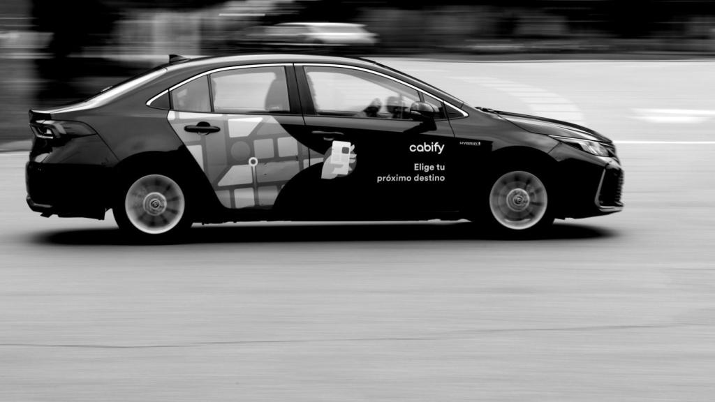 Un vehículo de Cabify circulando por Madrid