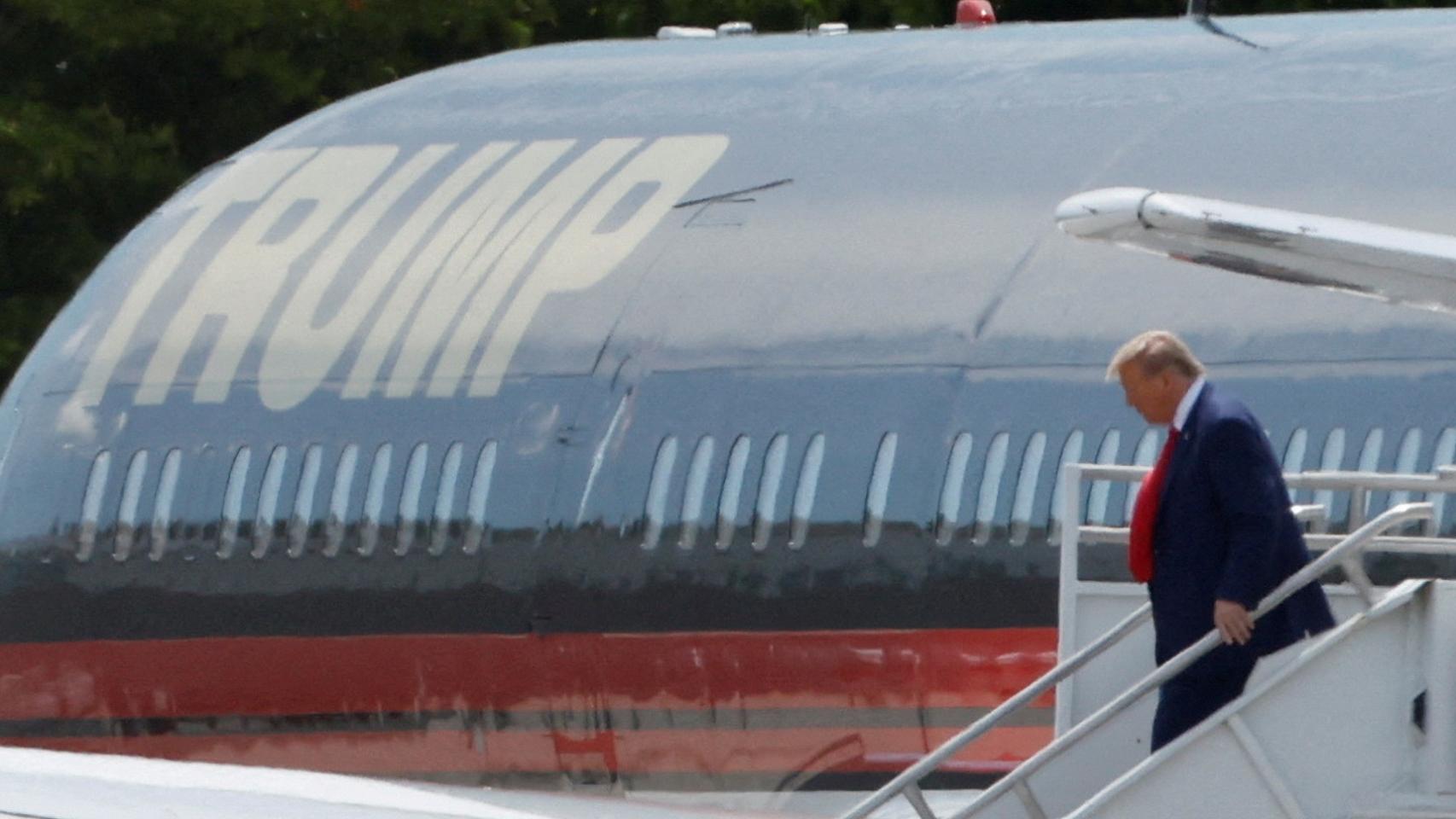 Donald Trump este lunes, llegando a Miami para presentarse ante los tribunales federales.