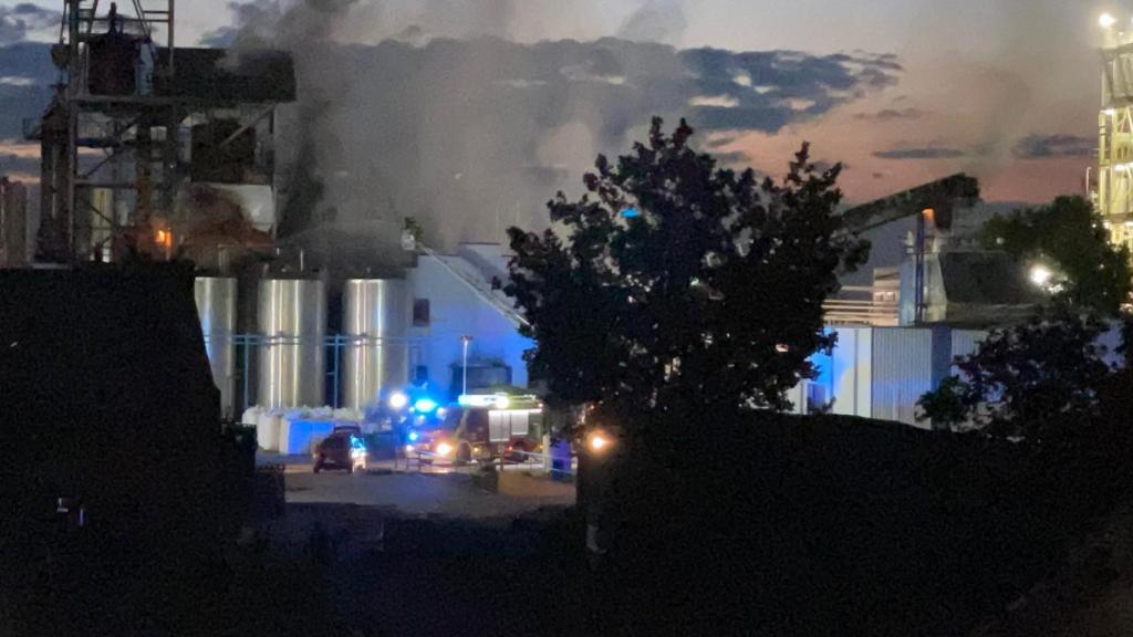 Incendio en una fábrica de Cabezón