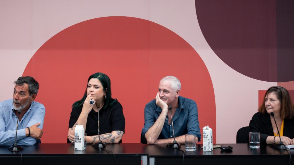 Víctor del Árbol, Elísabet Benavent y José Ángel Mañas, ayer en Los Martes de El Cultural, en el Círculo de Bellas Artes de Madrid. Foto: