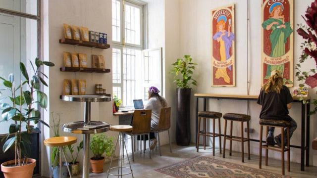 WorkCafé, en el centro de Alicante, es uno de los locales que ofrecen esta opción.