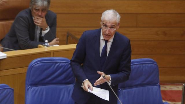 El vicepresidente primero de la Xunta, Francisco Conde, en el Parlamento gallego.