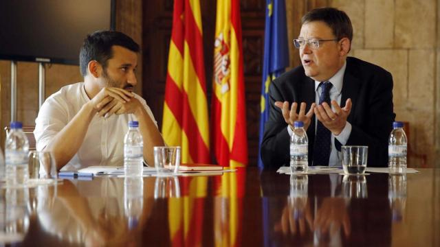 El exconsejero de Educación, Vicent Marzà (Compromís), y el presidente en funciones, Ximo Puig.