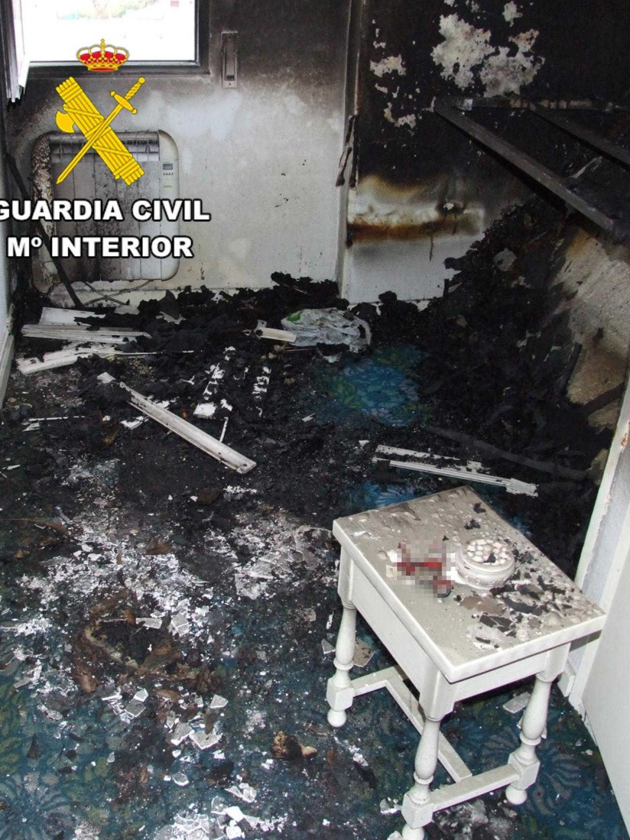 Estado en el que quedó la vivienda incendiada en la provincia de Burgos