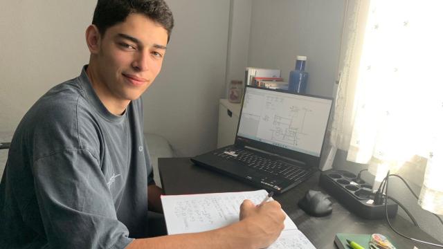 Pedro Pérez, estudiante del doble grado en Física Computacional e Ingeniería del Software.