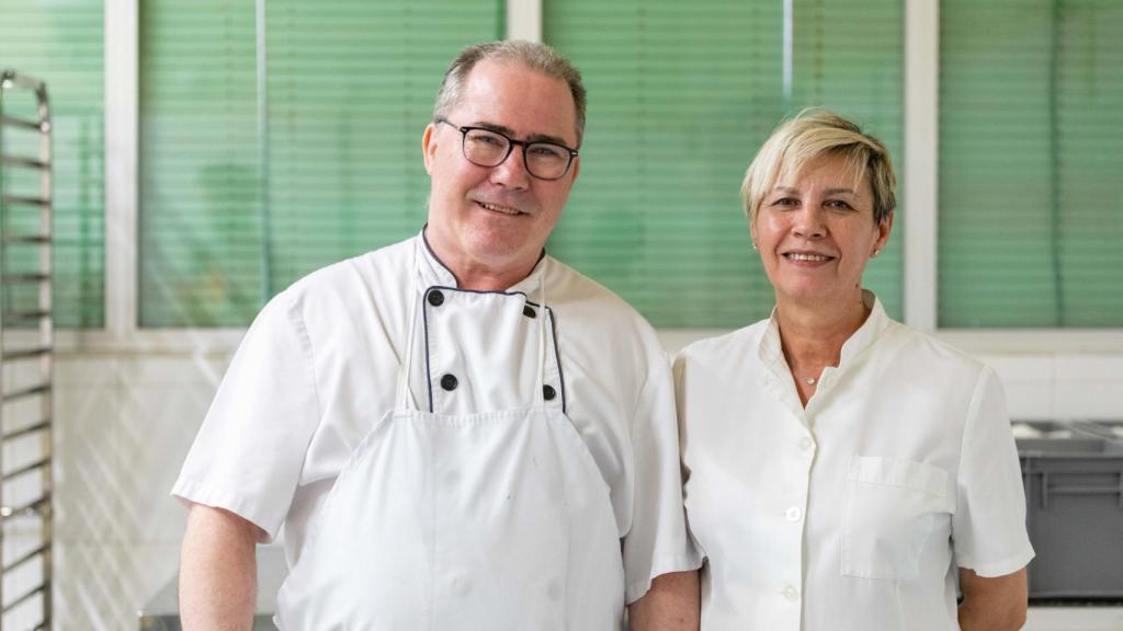 Juan José Fernández Cañaveral Ramírez, dueño de la confitería, y su mujer Rosa Martín Valentín