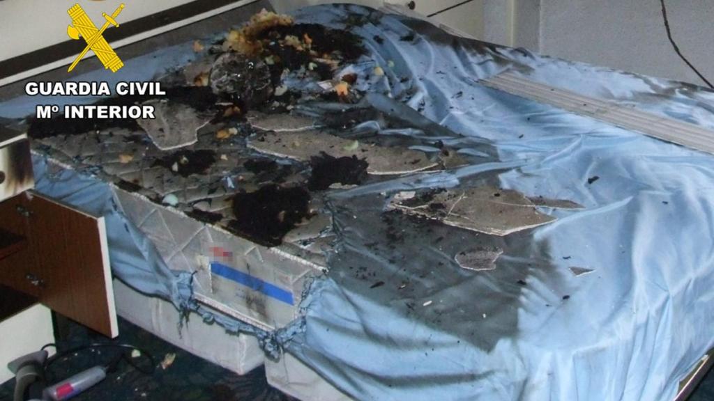 Estado en el que quedó la vivienda incendiada en la provincia de Burgos