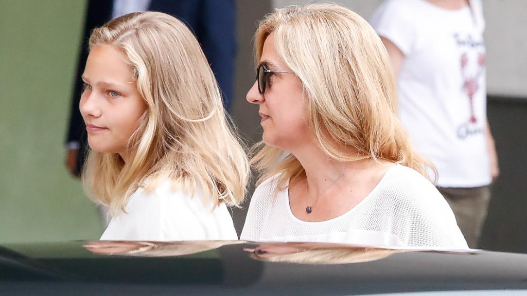 Irene Urdangarin junto a la infanta Cristina, en una imagen de archivo.