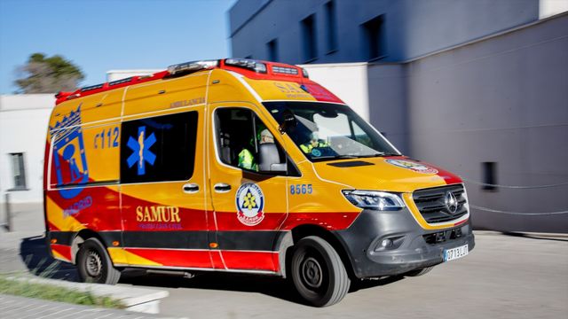 Una ambulancia en la Base 0 de SAMUR - Protección Civil, en Casa de Campo, en Madrid.