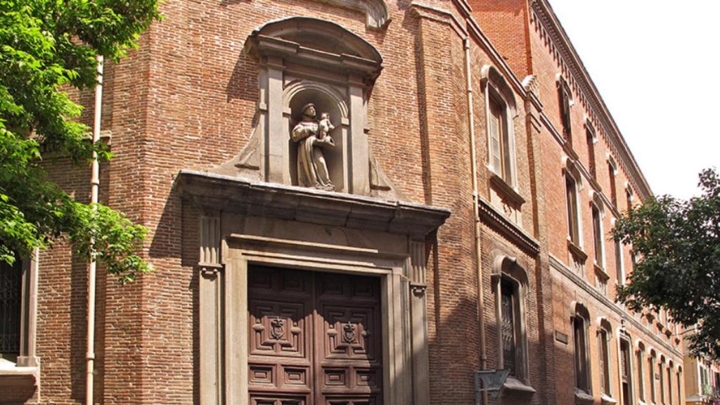 Fachada del colegio Purísima Concepción.