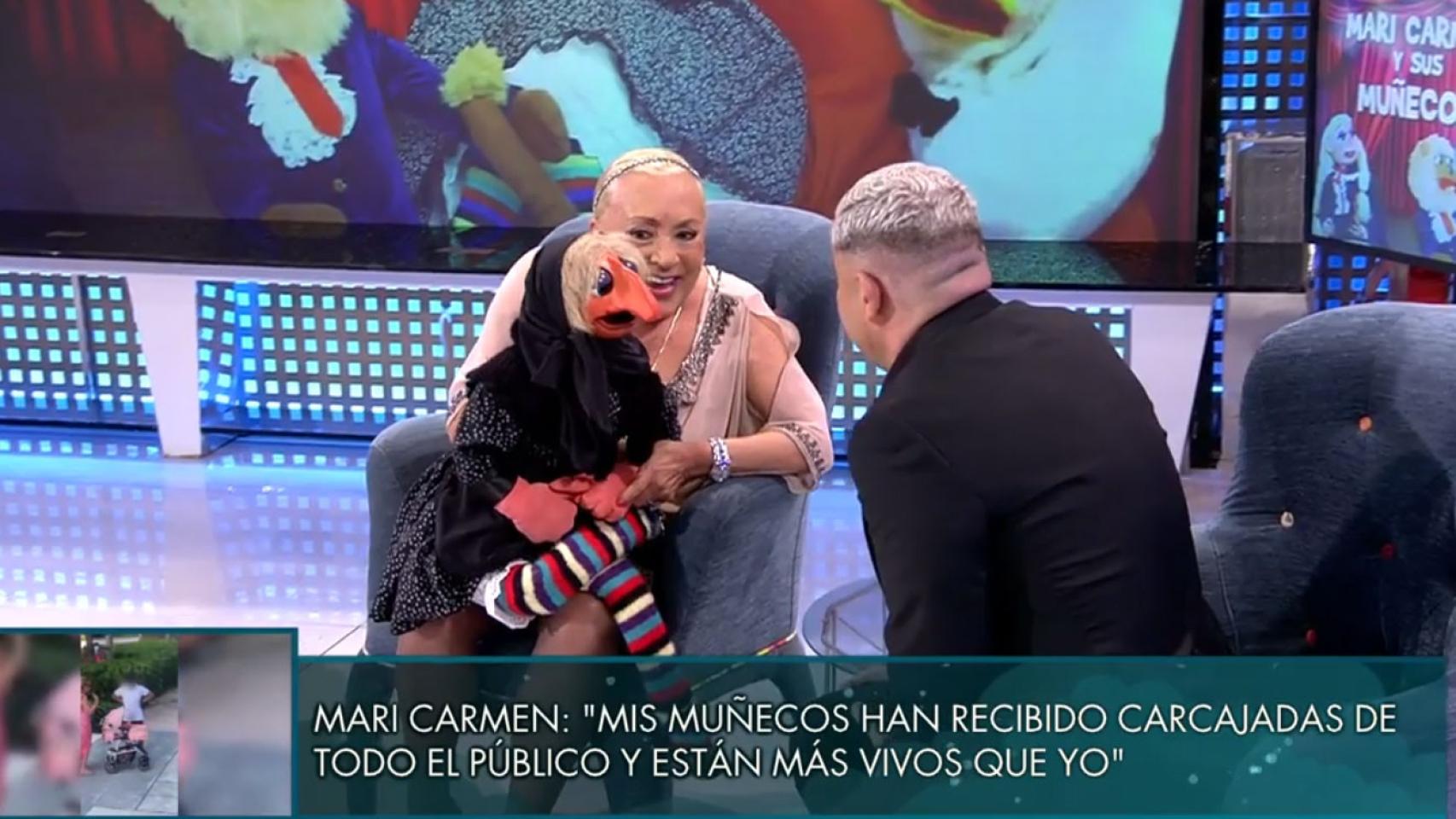 Mary Carmen y sus muñecos en 'Viernes Deluxe'.