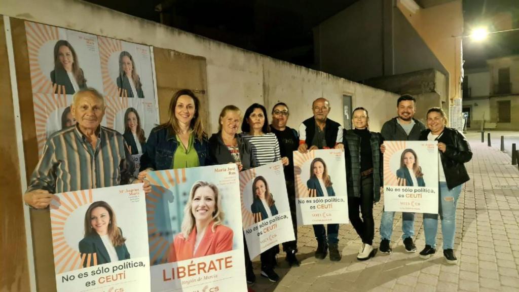 Los miembros de la agrupación de Ciudadanos en Ceutí, durante la última campaña electoral.