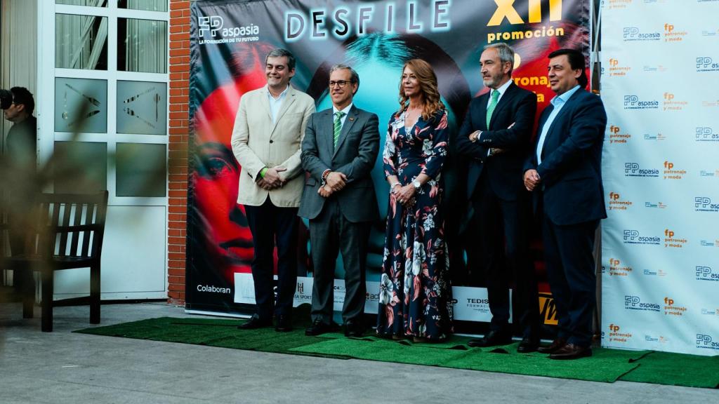 Lorenzo Alonso Nistal, CEO del Grupo Aspasia; Mariano Veganzones, consejero de Industria, Comerio y Empleo; Nieves García, directora del área de FP del Grupo Aspasia; Alberto Díaz Pico, secretario general de la Consejería de Industria, Comerio y Empleo;  Ángel Gallego, Director General del Grupo Aspasia