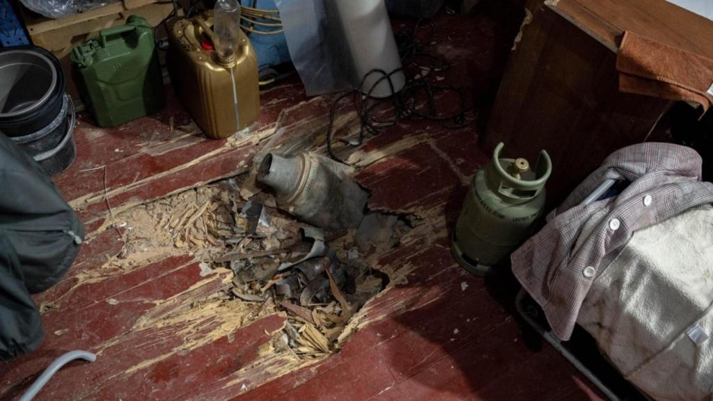 Destrozos en el interior de un edificio.