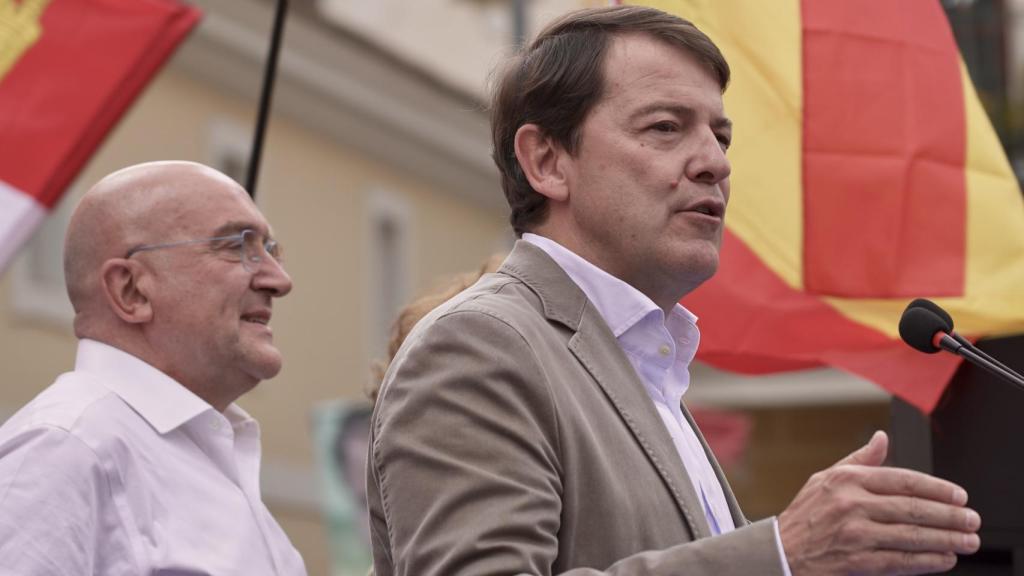 Jesús Julio Carnero y Alfonso Fernández Mañueco durante la campaña electoral