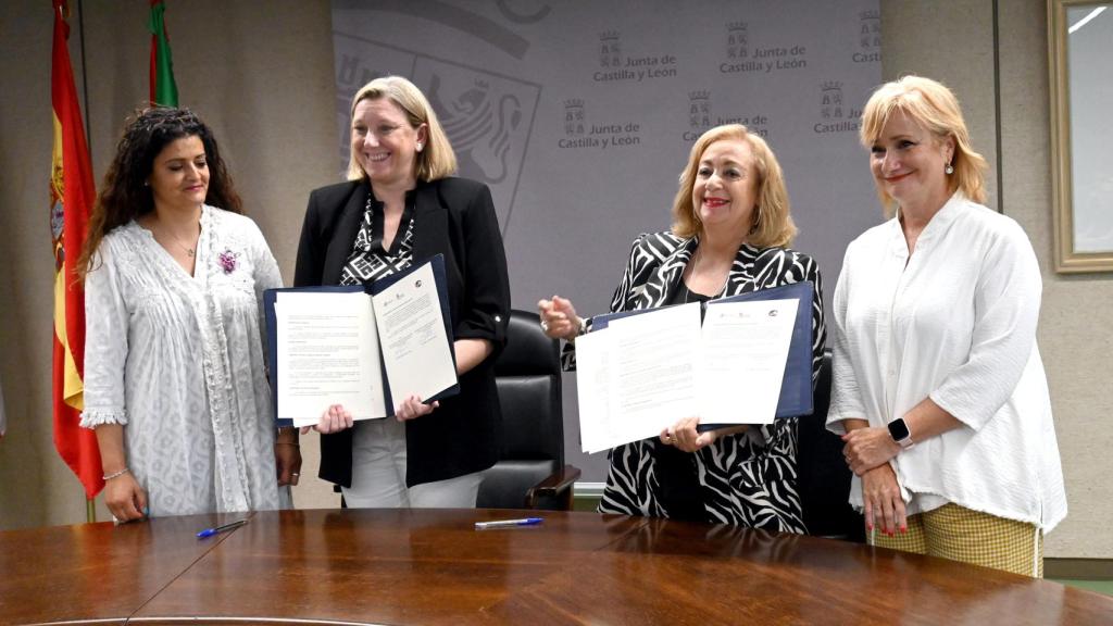 La consejera de Familia e Igualdad de Oportunidades, Isabel Blanco, firma un convenio de colaboración con la Unión de Asociaciones del Pueblo Saharaui para regular las estancias temporales por motivos educativos y sanitarios y el programa ‘Vacaciones en Paz’.