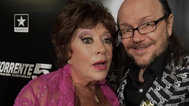 Mari Carmen y sus muñecos junto a Santiago Segura, en una imagen compartida por el actor.