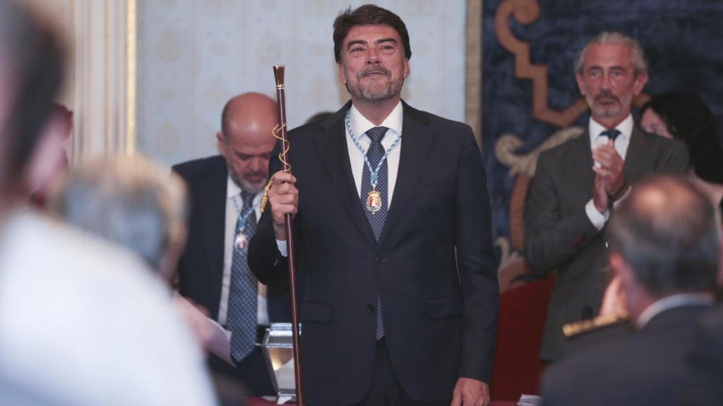 Luis Barcala (PP) ha vuelto a ser reelegido alcalde de la ciudad de Alicante con los 14 votos del PP.
