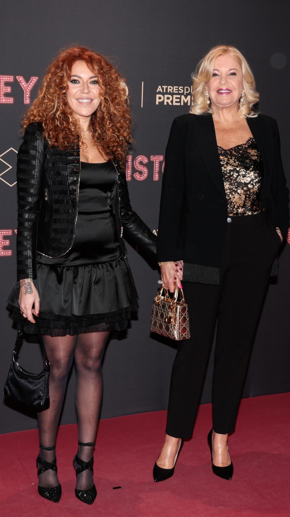 Bárbara Rey junto a su hija, Sofía Cristo, en la 'premiere' de 'Cristo Rey'.