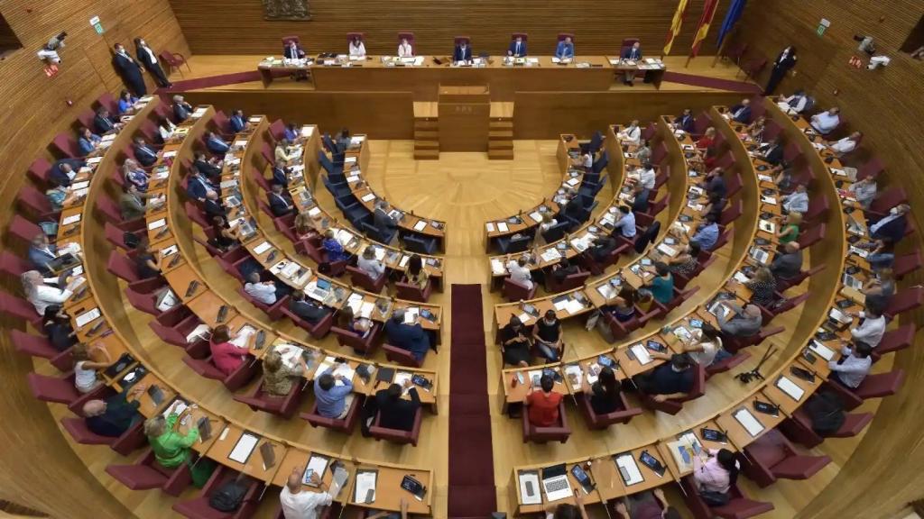 La sesión constitutiva de Les Corts la dirigirán un diputado del PSPV y dos de Compromís