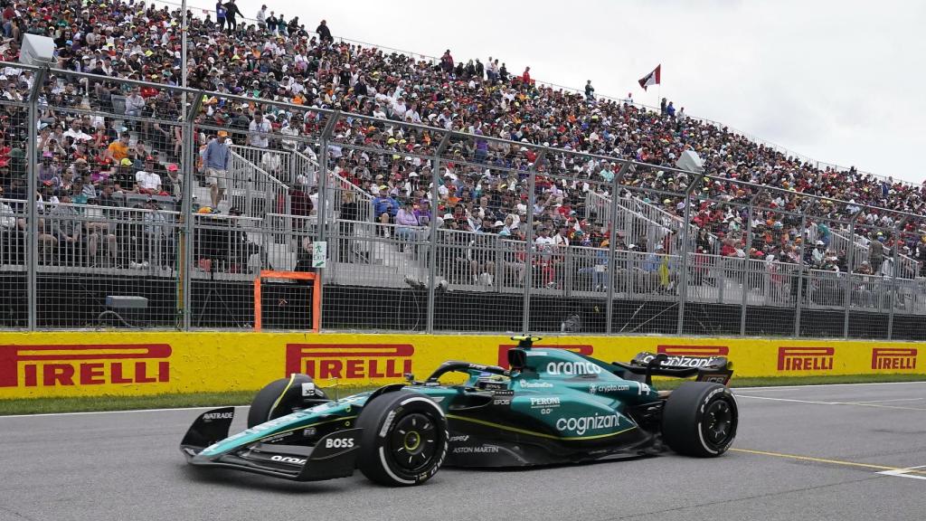 Fernando Alonso cruza la línea de meta del Gran Premio de Canadá