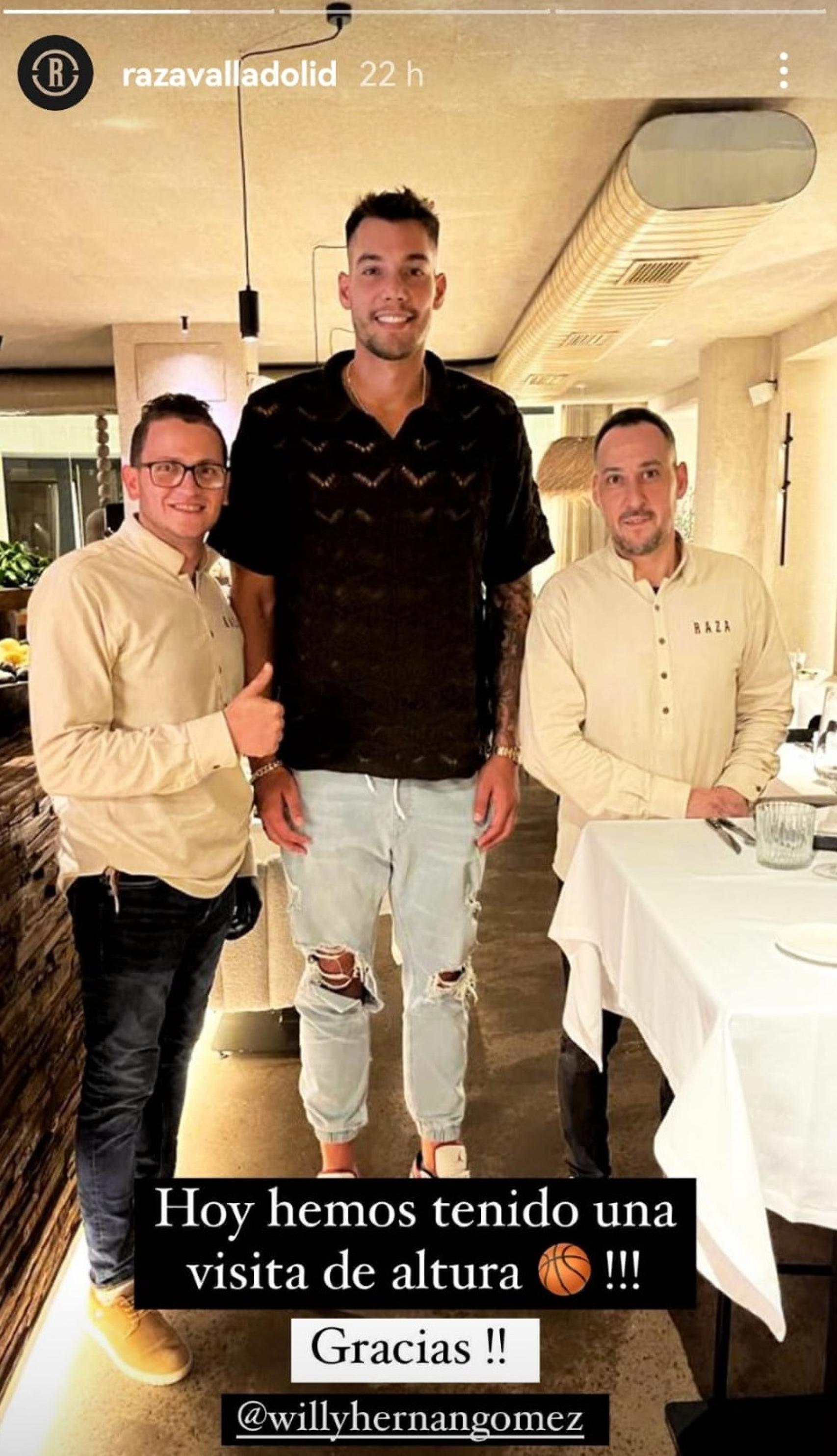 Willy Hernángomez en el Restaurante La Raza de Valladolid