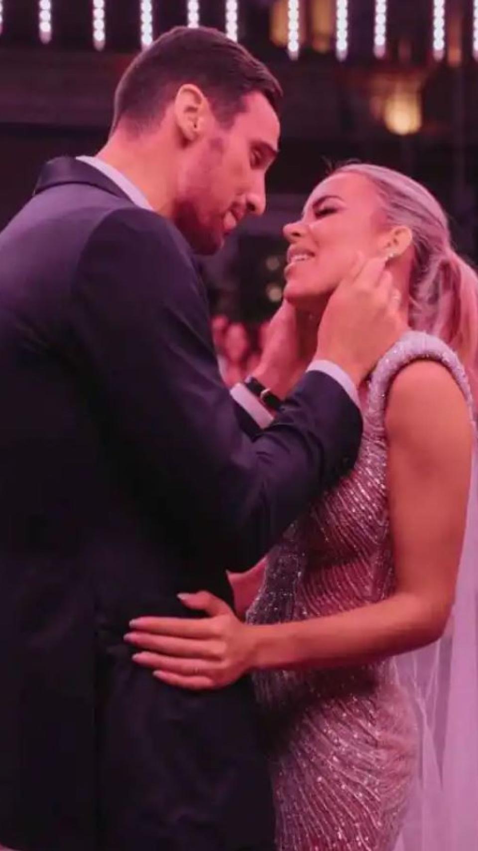 El matrimonio durante su baile de boda, el 11 de junio de 2022.