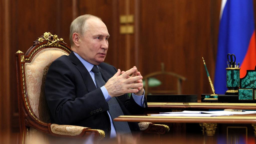 El presidente ruso Vladimir Putin en una reunión en Moscú en 2023.