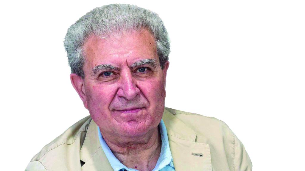 César Antonio Molina