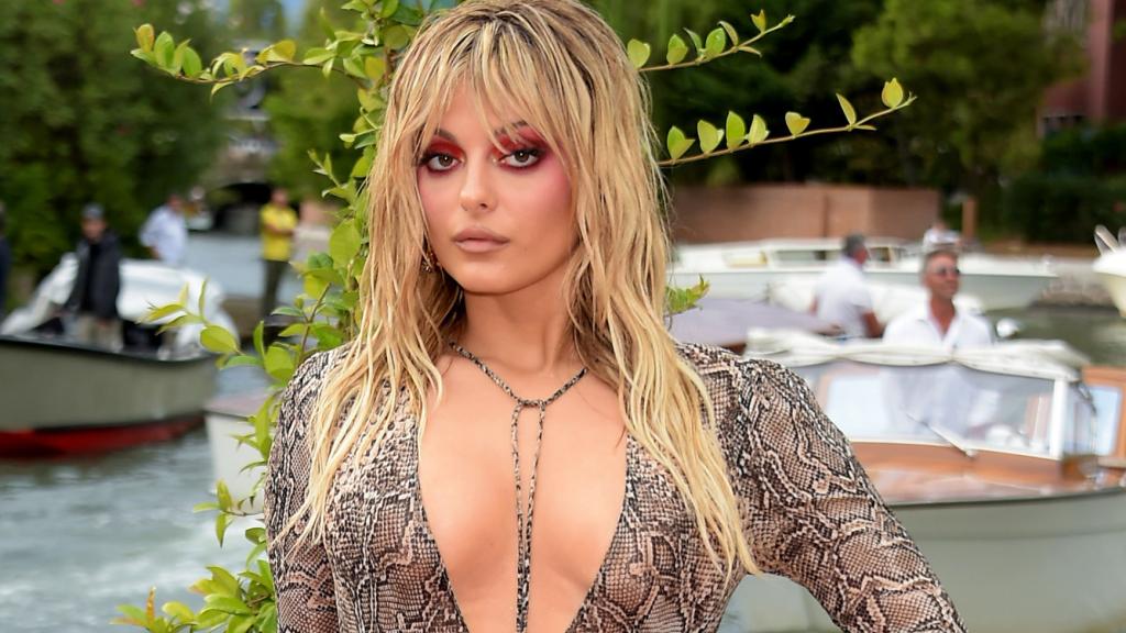 Bebe Rexha en el desfile de Dolce & Gabbana en Venecia.