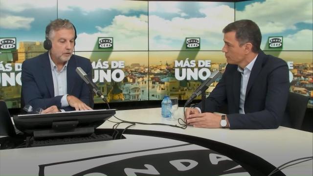 Pedro Sánchez, entrevistado por Carlos Alsina, este lunes en Onda Cero.