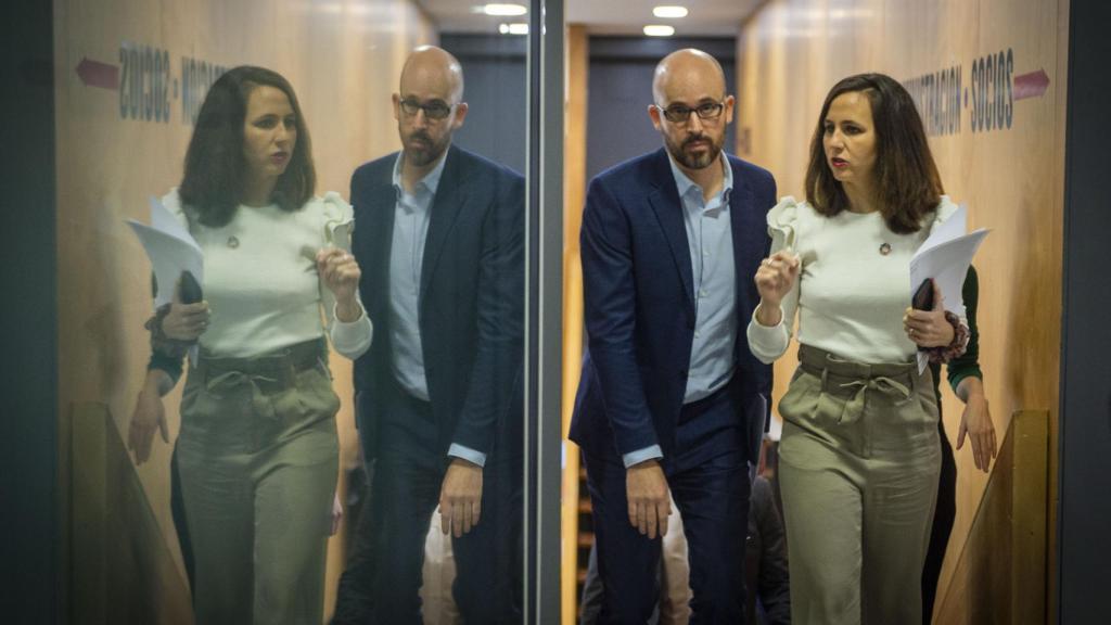 Ione Belarra junto a Nacho Álavrez en una imagen de archivo.