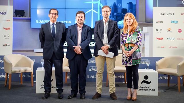 De izquierda de derecha: Dionisio González, Pablo Pasteaga y Julieta de Micheo.