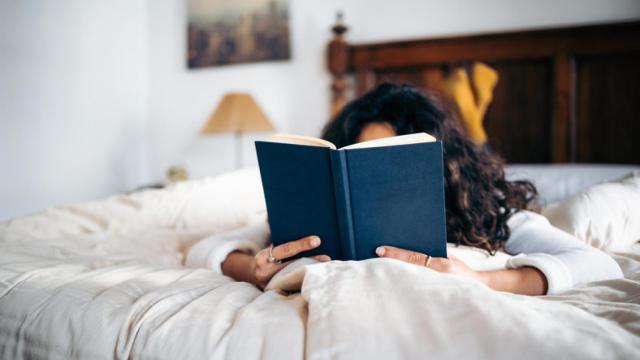 Mujer leyendo
