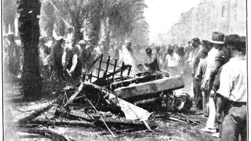 Restos del hidroavión en el Paseo de los Mártires