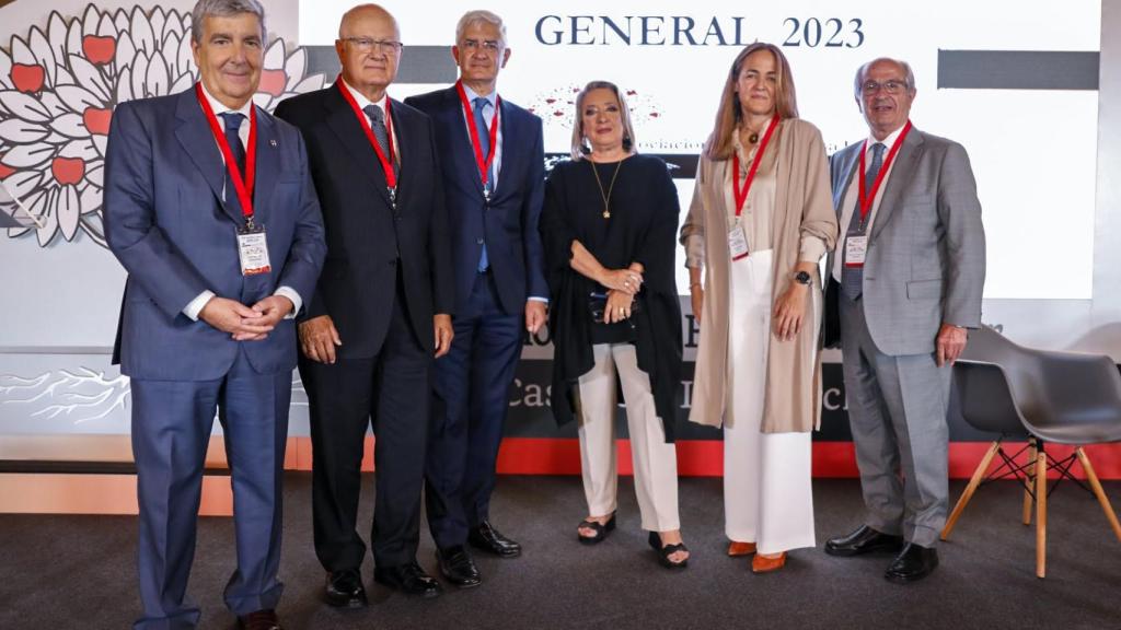 Esther Esteban, en el centro, ha ejercido como maestra de ceremonias.