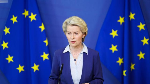 La presidenta de la Comisión, Ursula von der Leyen, durante la rueda de prensa de este martes