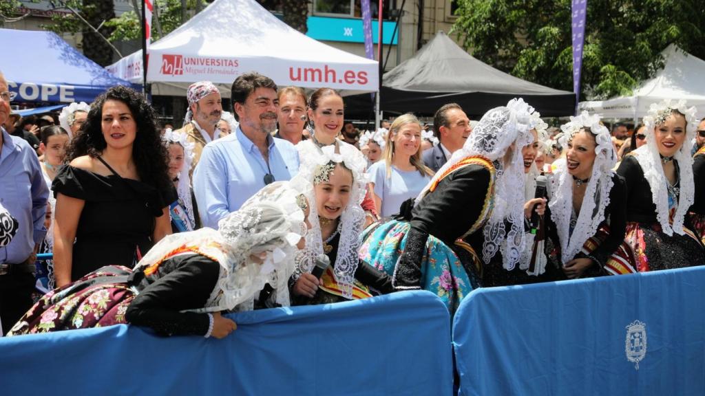 La mascletà del segundo día de las Hogueras de Alicante.