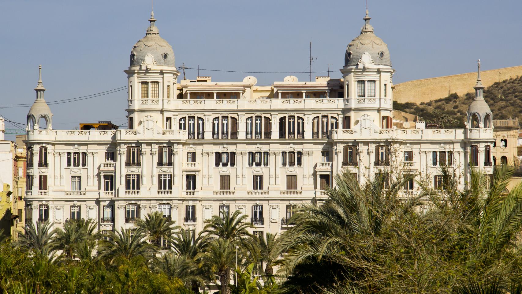 Imagen de archivo de la Casa Carbonell en Alicante.