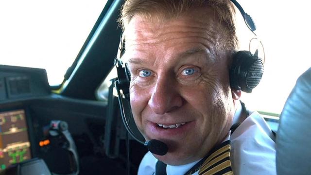 Hamish Harding durante uno de sus vuelos