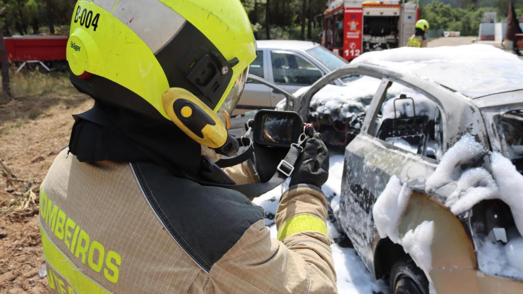 Simulacro de emergencias a orillas del río Miño.