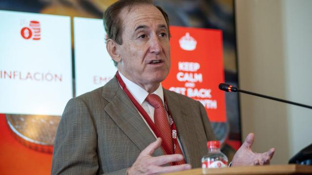 Antonio Huertas, presidente de Mapfre, durante su intervención en el curso de economía organizado por la APIE en la Universidad Menéndez Pelayo de Santander.