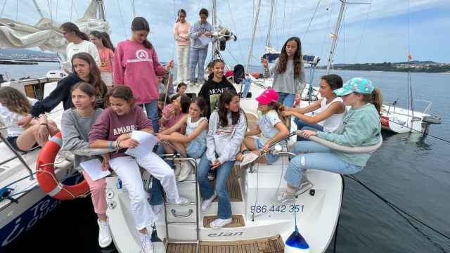 Uno de los grupos subido a un yate de la flota Sailway.