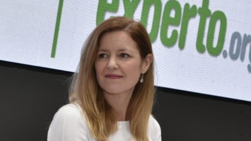 Ana Dávila-Ponce, Consejería de Familia, Juventud y Asuntos Sociales.