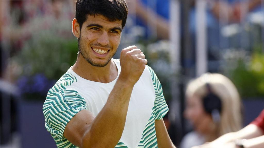 Carlos Alcaraz celebra la victoria ante Lehecka.