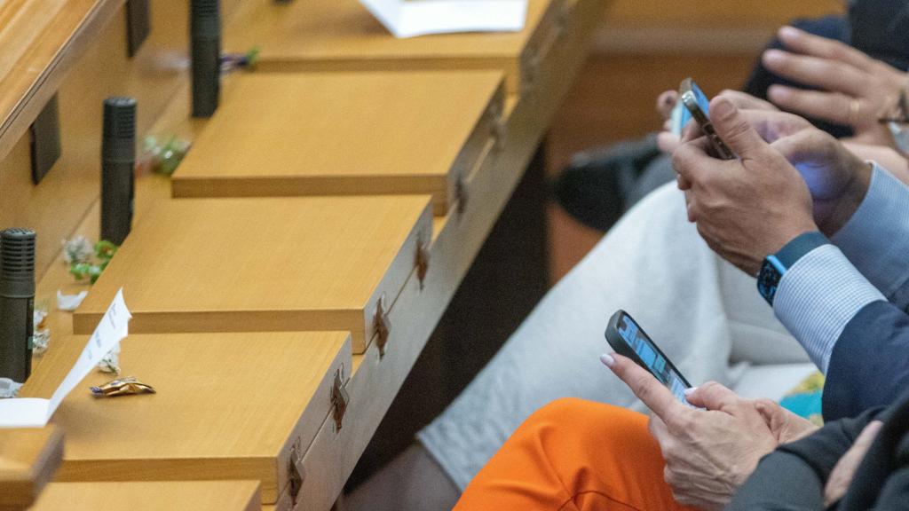 Momento durante la sesión de constitución de la XI lesgislatura