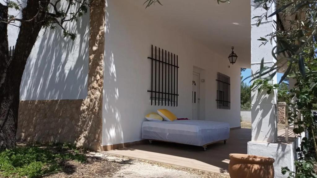 La entrada de la Casa Pascual de Yecla donde permaneció secuestrado Amine desde el 29 de mayo al 7 de junio.