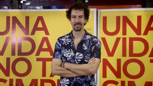El director de cine Félix Viscarret durante la presentación de la película 'Una vida no tan simple'. Foto: Chema Moya (Efe)